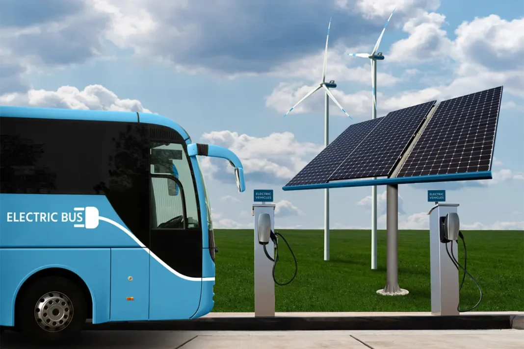 Bus e van elettrici pubblici e aziendali possono diventare accumulatori di energia e stoccare l’elettricità da fotovoltaico.